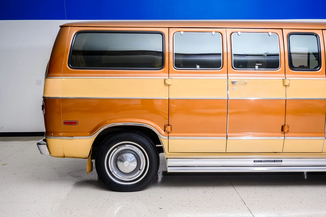1977 Dodge Ram Van - Image 29 of 31