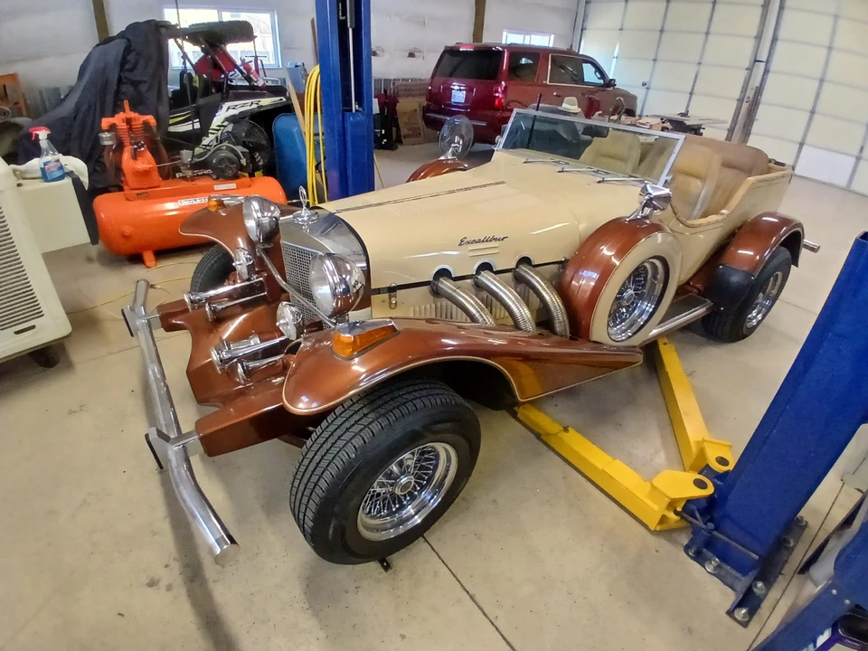 1977 Excalibur - Image 8 of 31