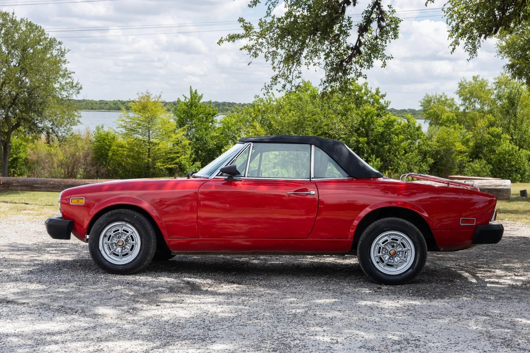 1977 Fiat 124 Sport Spider - Image 11 of 31