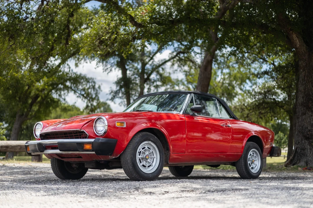1977 Fiat 124 Sport Spider - Image 9 of 31