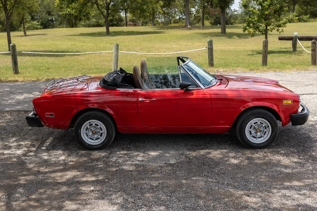 1977 Fiat 124 Sport Spider - Image 26 of 31