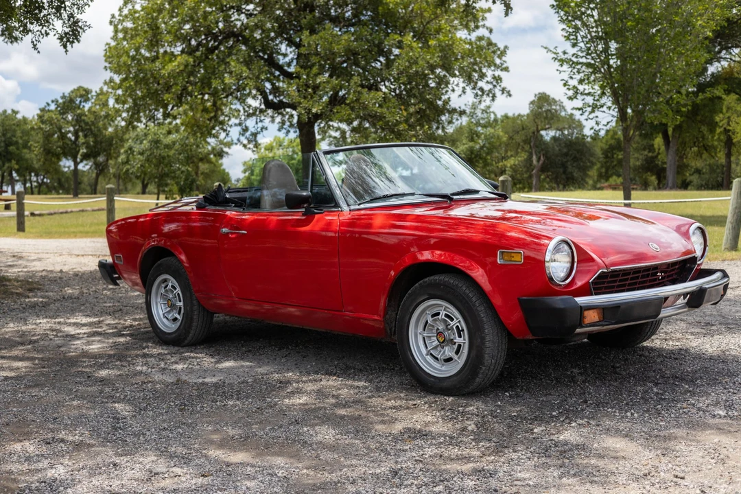 1977 Fiat 124 Sport Spider - Image 17 of 31