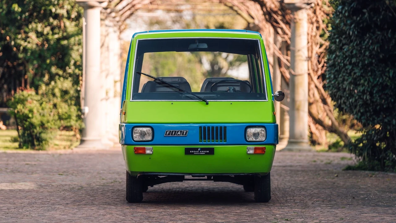 1977 Bertone - Image 4 of 31