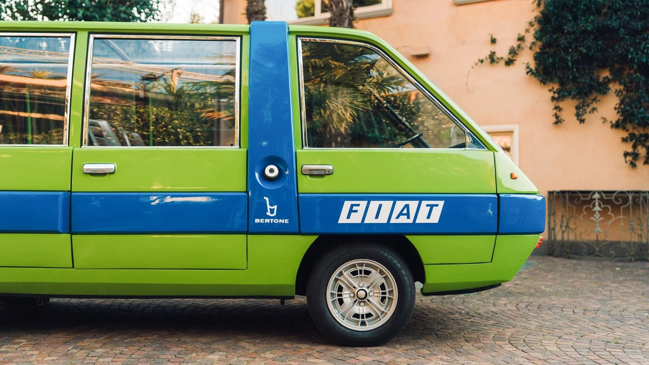 1977 Bertone - Image 21 of 31