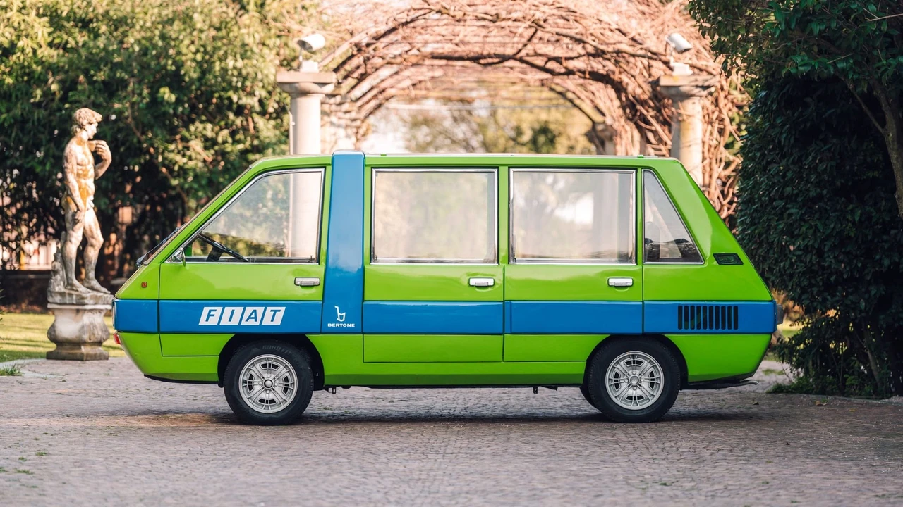 1977 Bertone - Image 2 of 31