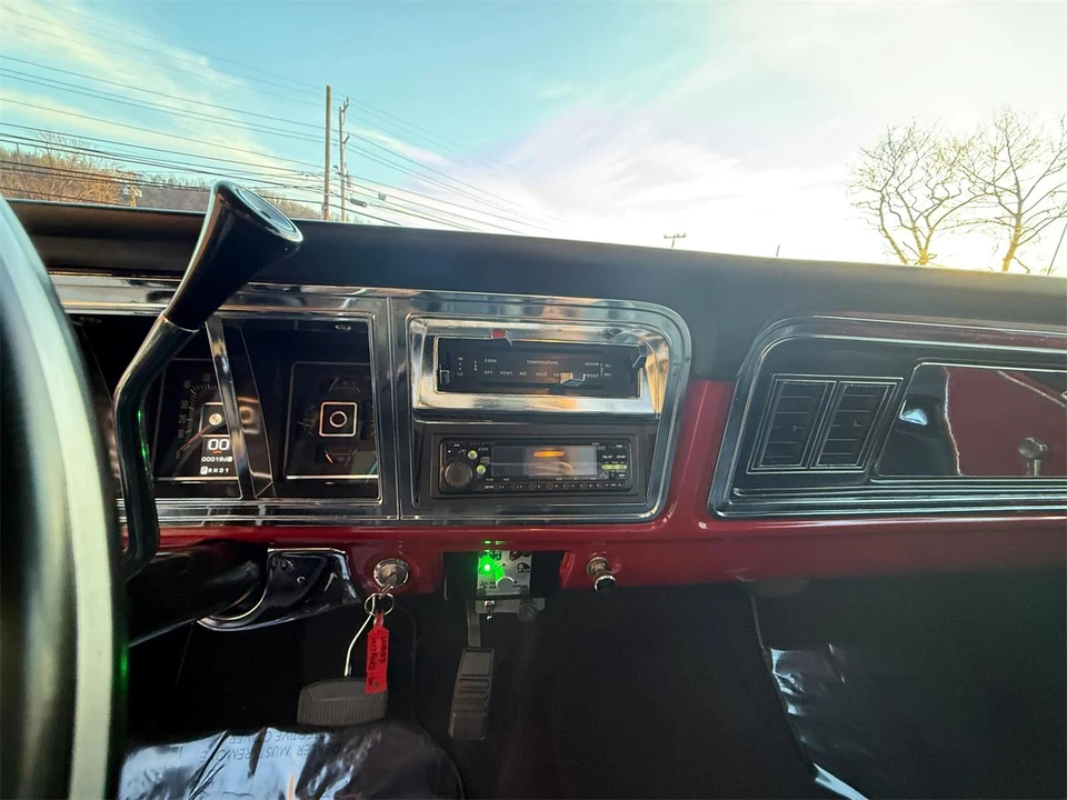 1977 Ford Econoline Van - Image 30 of 31