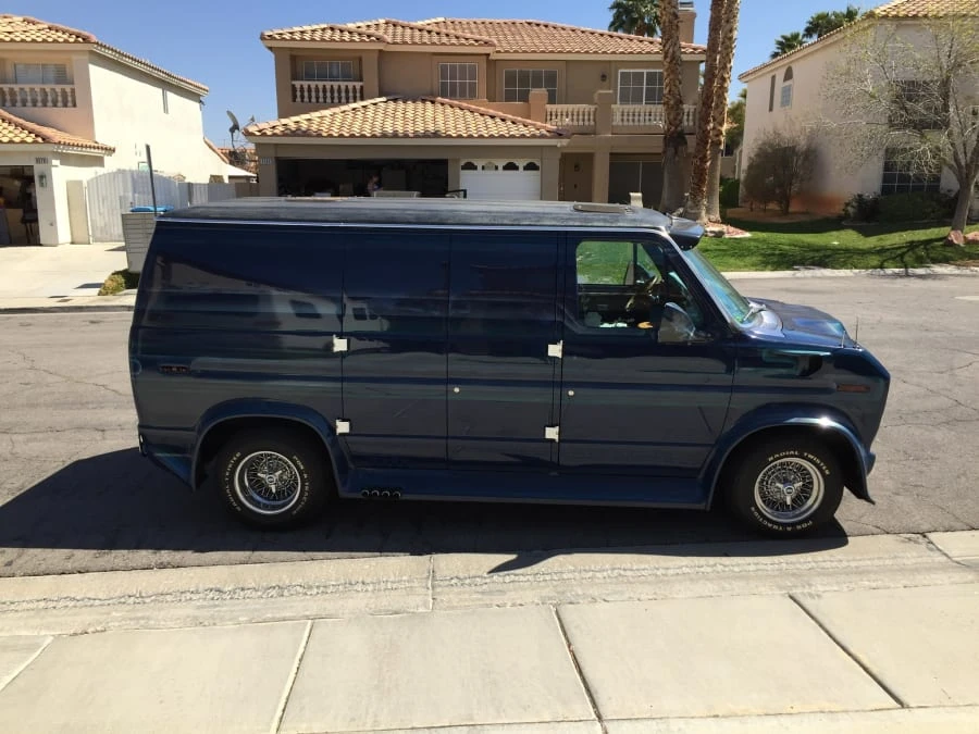 1977 Ford Econoline Van - Image 2 of 12