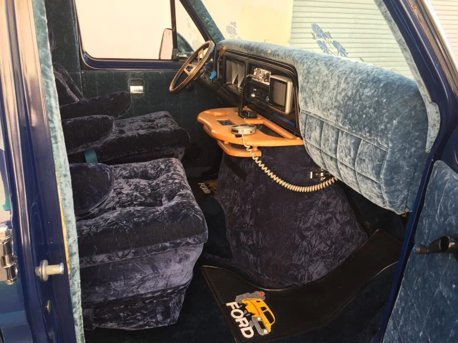 1977 Ford Econoline Van - Image 5 of 12
