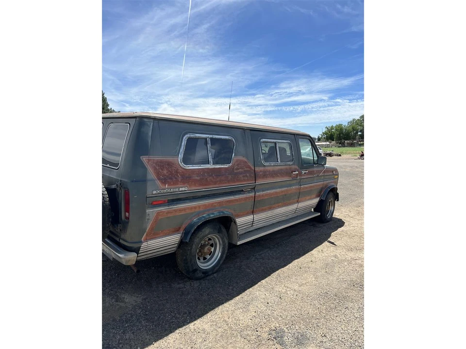 1977 Ford Econoline Van - Image 4 of 7