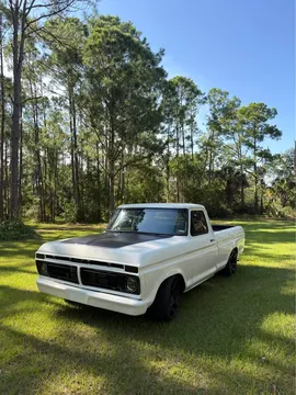 1977 Ford F-100 Crown Victoria Chassis