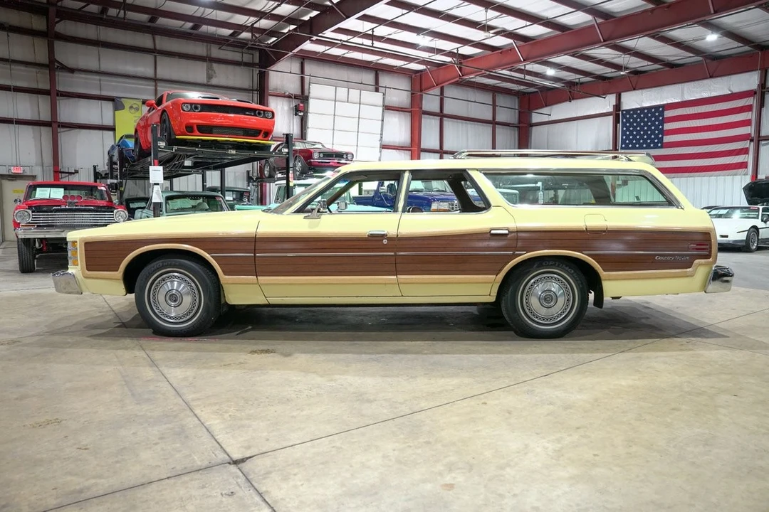 1977 Ford Country Squire - Image 2 of 31
