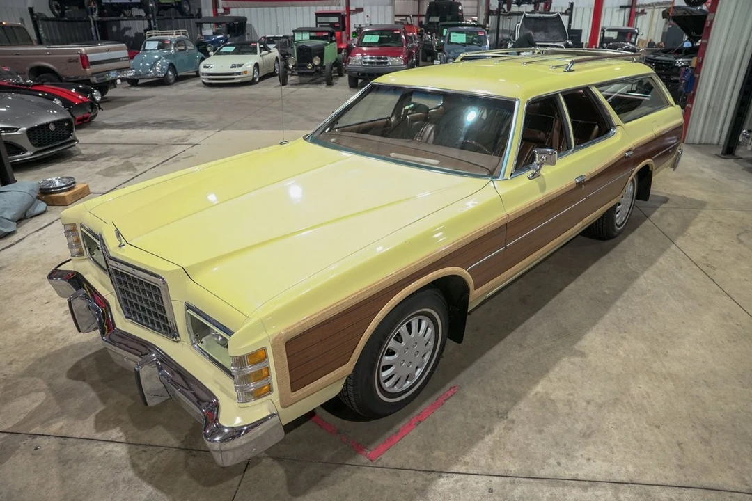 1977 Ford Country Squire - Image 10 of 31
