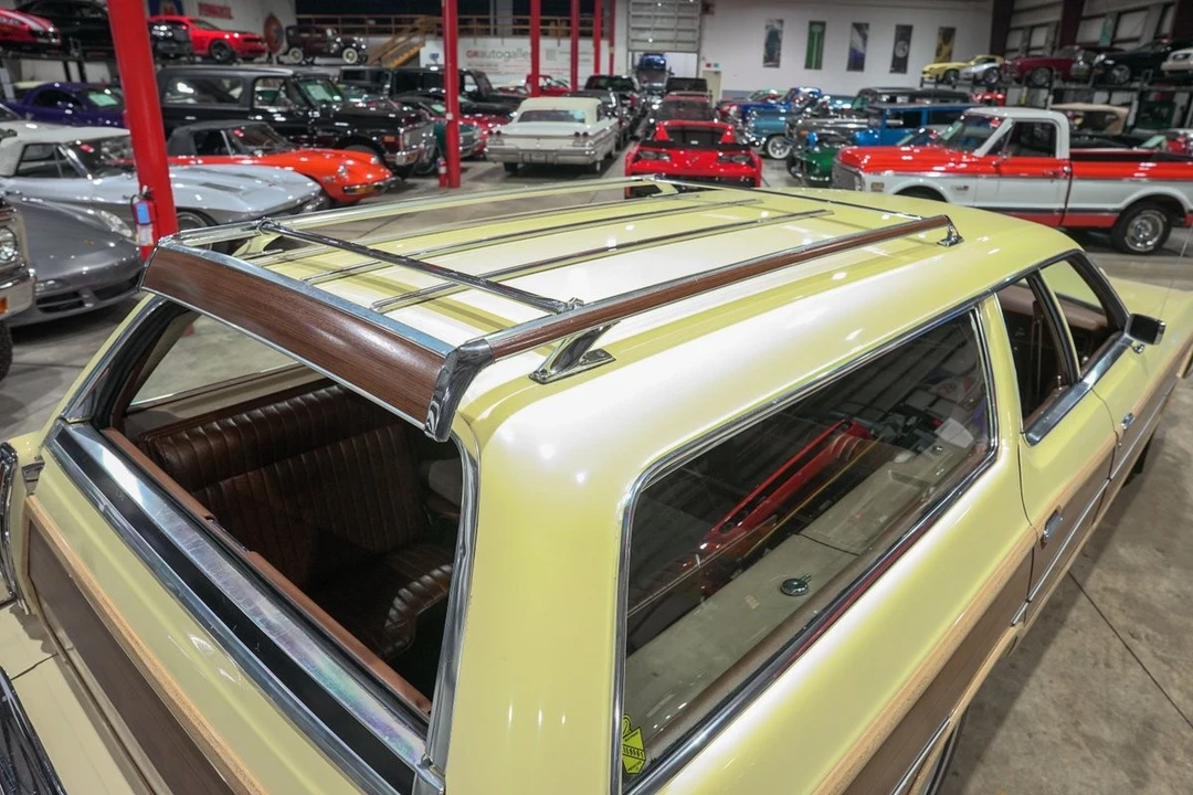 1977 Ford Country Squire - Image 15 of 31