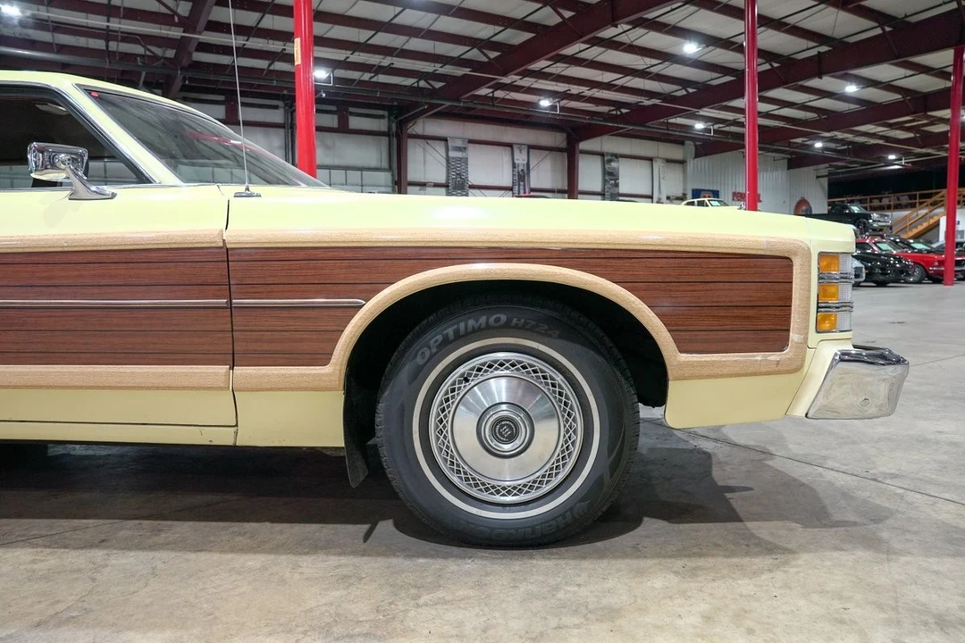 1977 Ford Country Squire - Image 6 of 31
