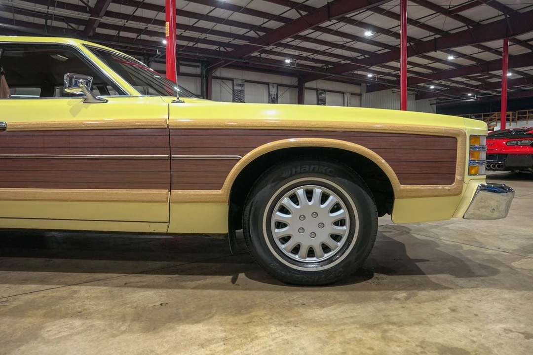 1977 Ford Country Squire - Image 11 of 21