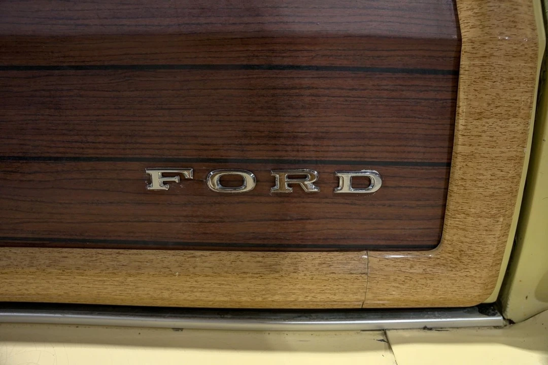 1977 Ford Country Squire - Image 24 of 31