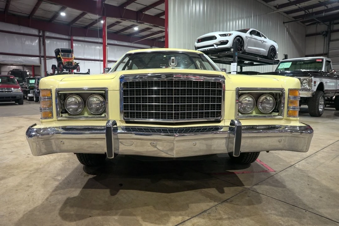 1977 Ford Country Squire - Image 13 of 31