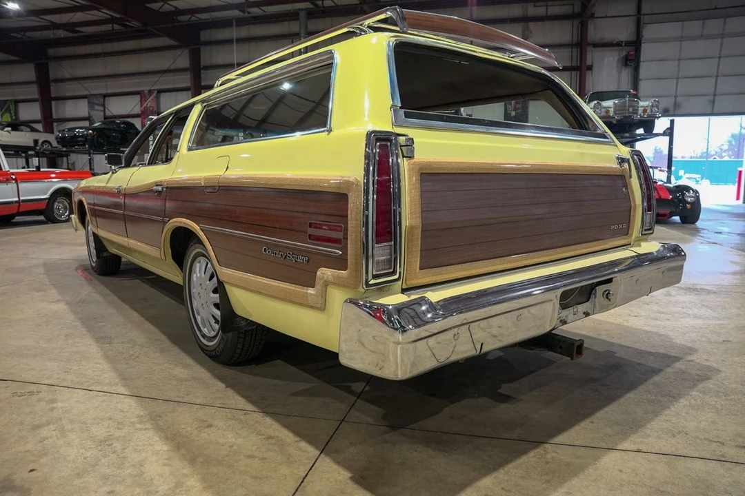 1977 Ford Country Squire - Image 6 of 12