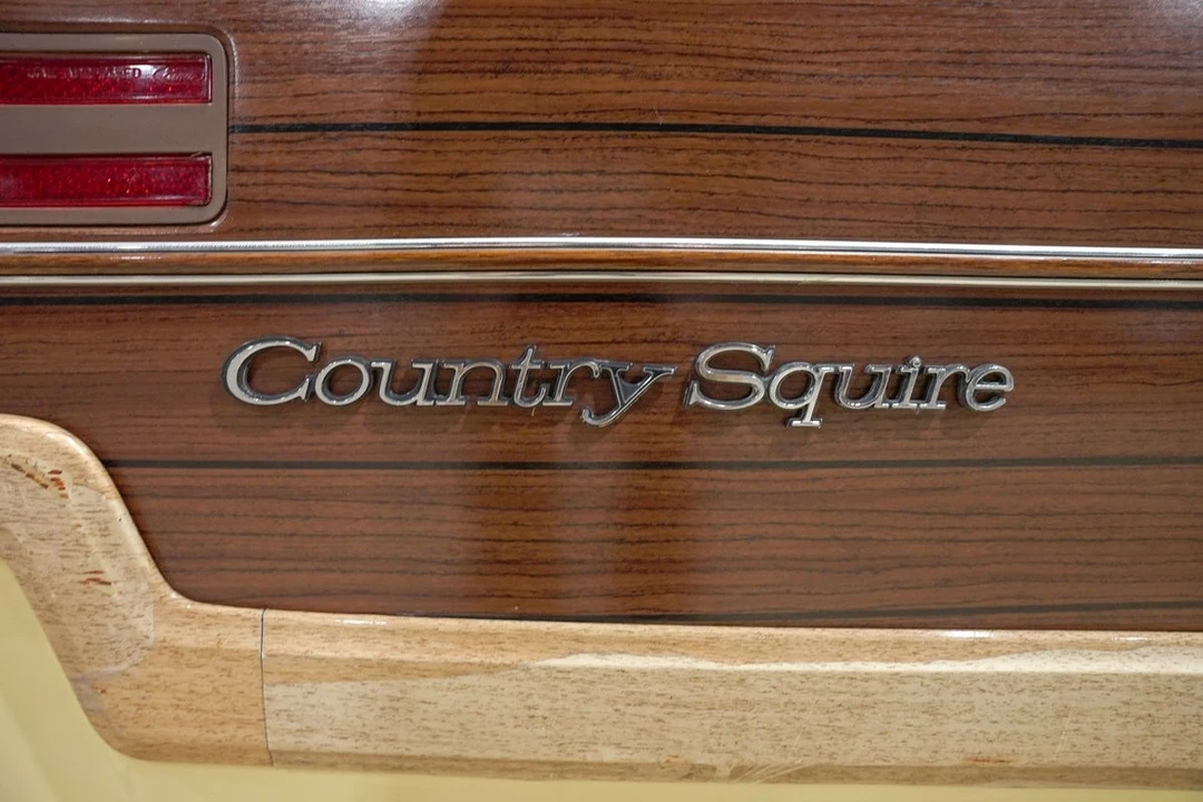 1977 Ford Country Squire - Image 25 of 31
