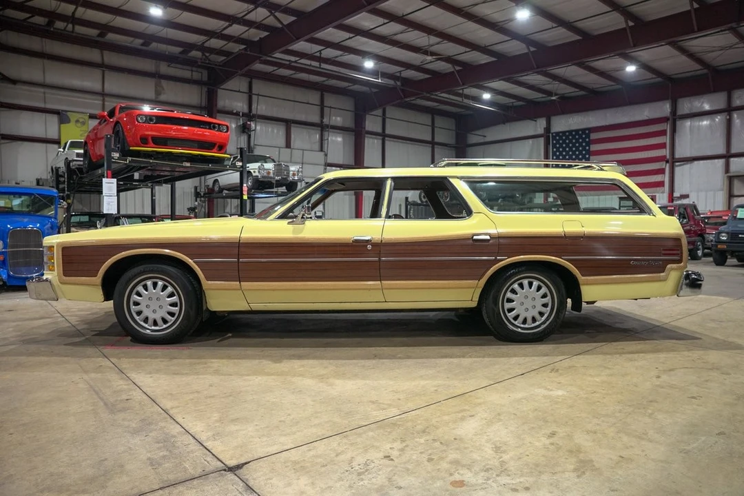 1977 Ford Country Squire - Image 4 of 21