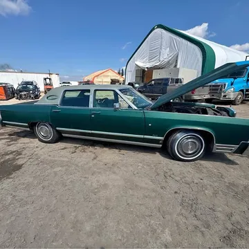 1977 Ford Lincoln Continental