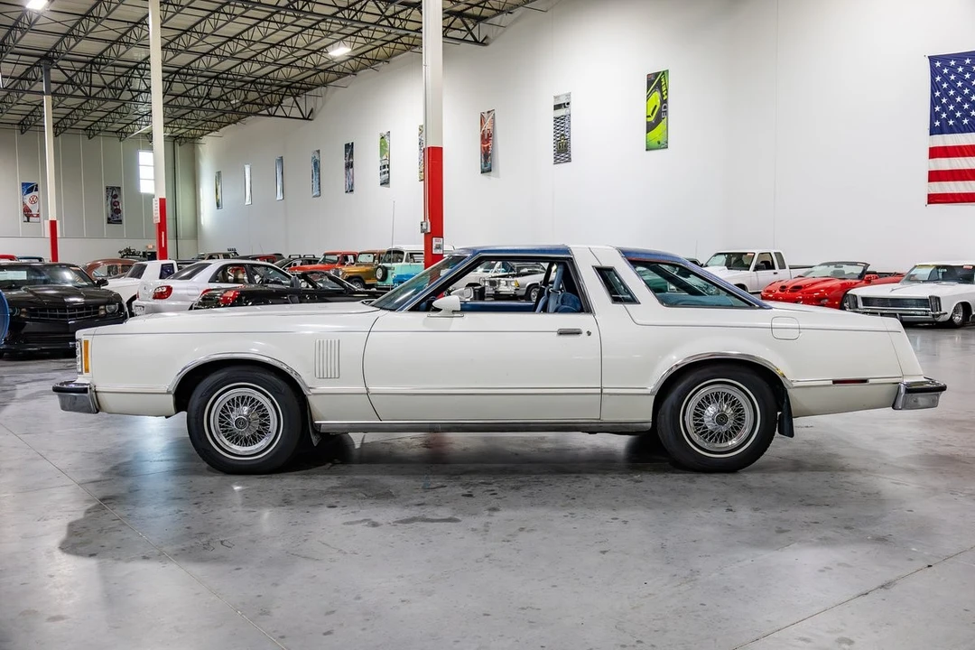 1977 Ford Thunderbird 7th Gen - Image 4 of 31