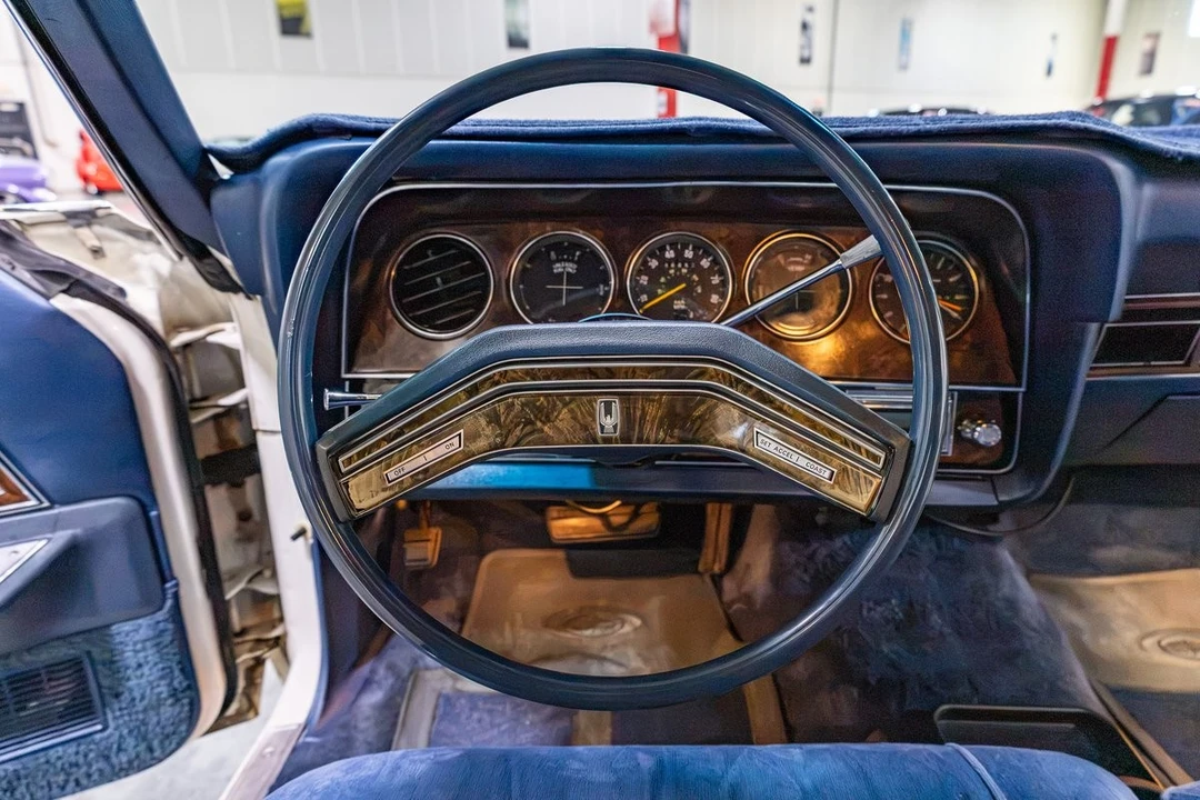 1977 Ford Thunderbird 7th Gen - Image 11 of 31