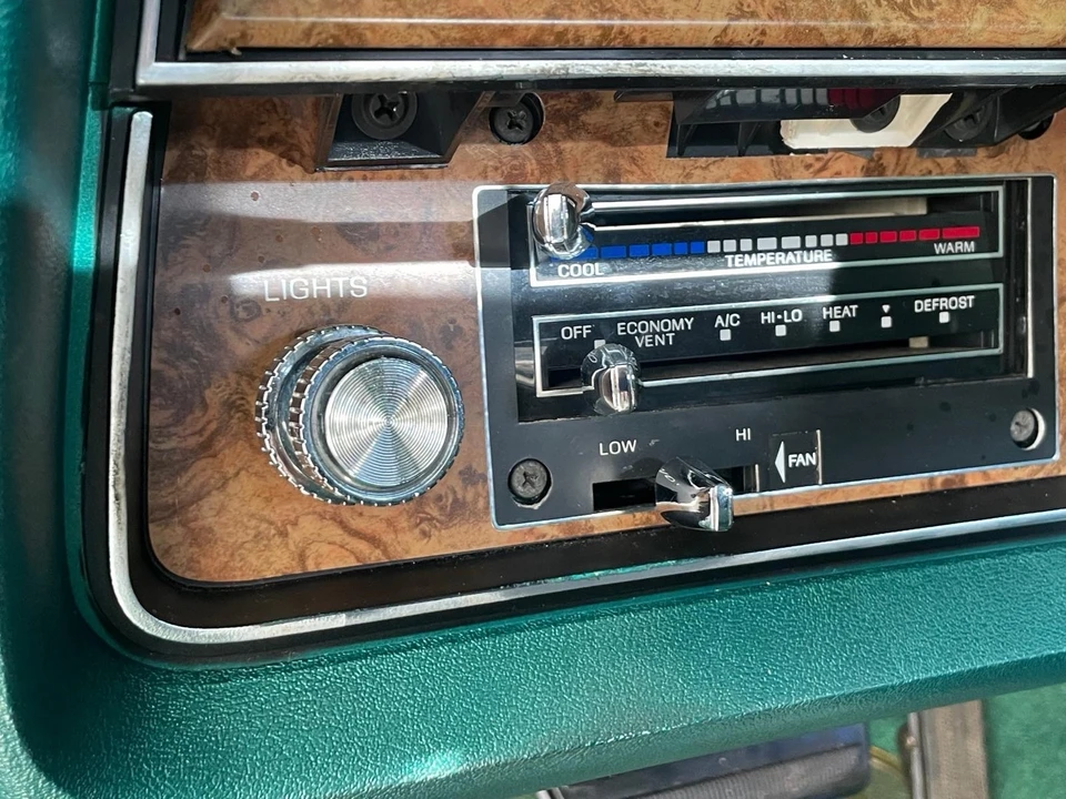 1977 Ford Thunderbird 7th Gen - Image 7 of 16