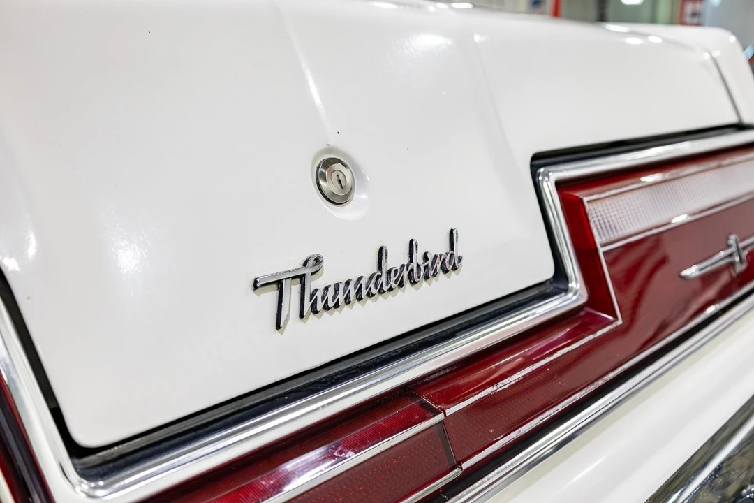 1977 Ford Thunderbird 7th Gen - Image 24 of 31