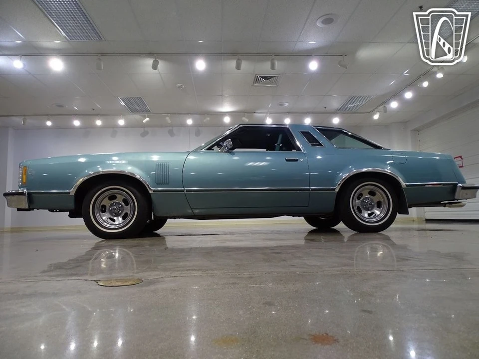 1977 Ford Thunderbird 7th Gen - Image 10 of 21