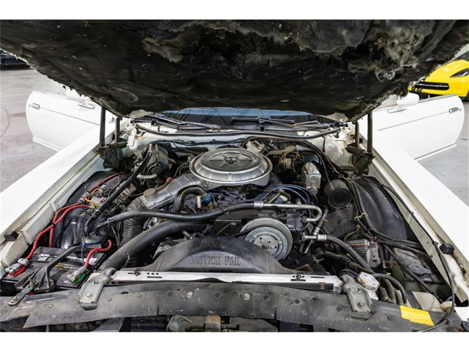 1977 Ford Thunderbird 7th Gen - Image 17 of 31