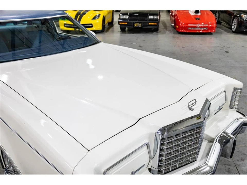 1977 Ford Thunderbird 7th Gen - Image 19 of 31