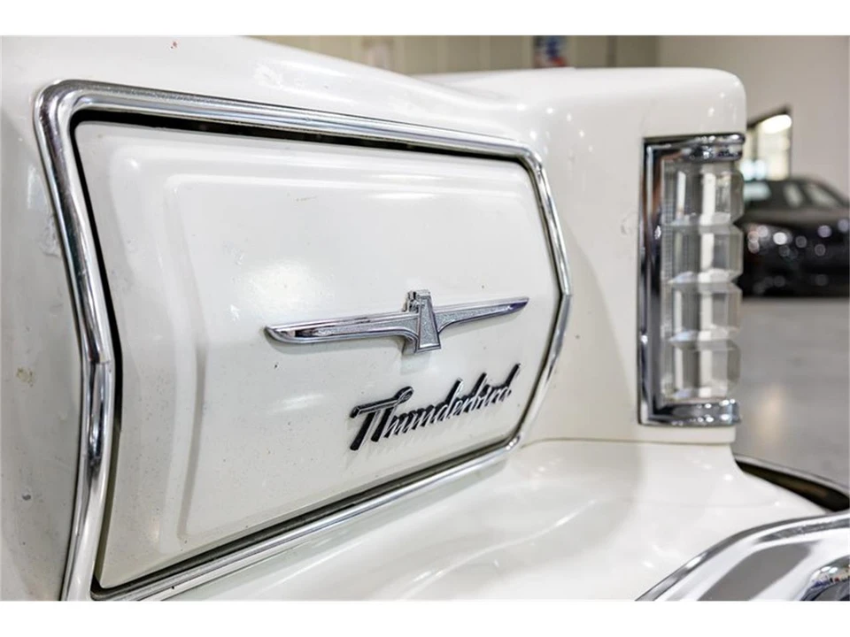 1977 Ford Thunderbird 7th Gen - Image 23 of 31