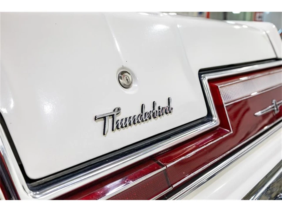 1977 Ford Thunderbird 7th Gen - Image 24 of 31