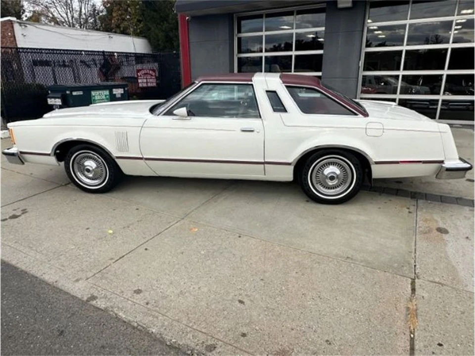 1977 Ford Thunderbird 7th Gen - Image 7 of 18