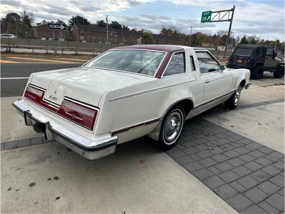1977 Ford Thunderbird 7th Gen - Image 2 of 18