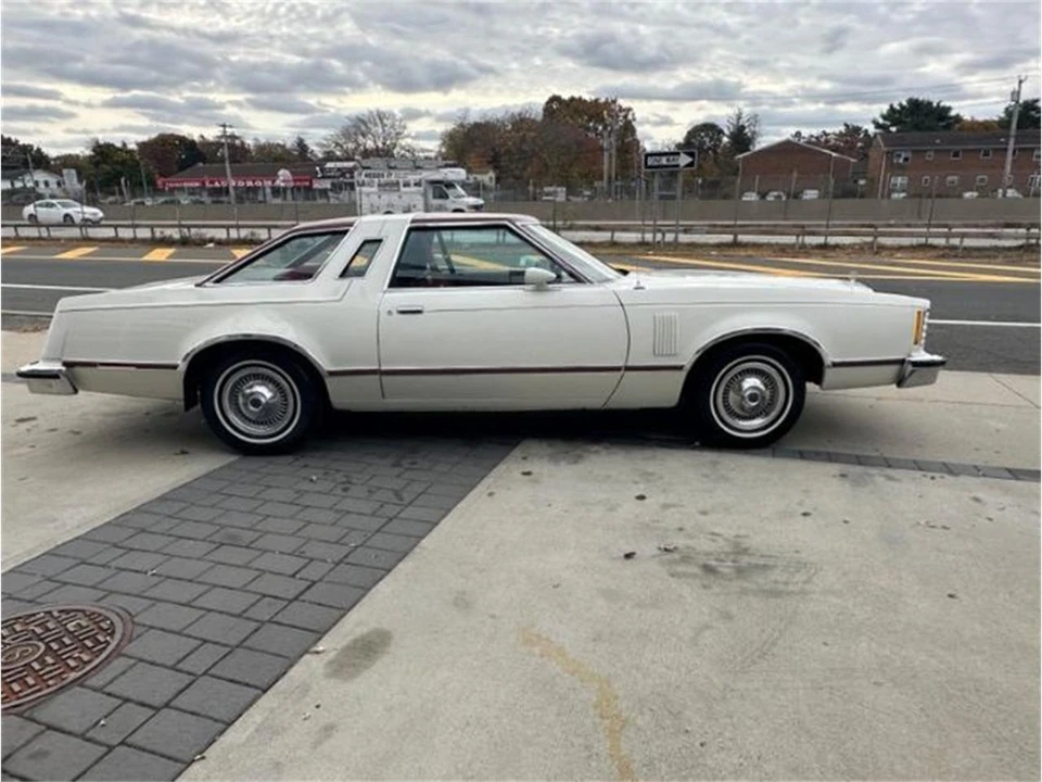 1977 Ford Thunderbird 7th Gen - Image 3 of 18