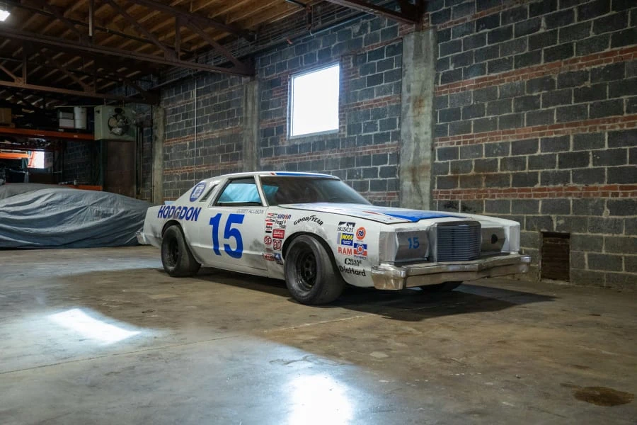 1977 Ford Thunderbird 7th Gen - Image 10 of 21
