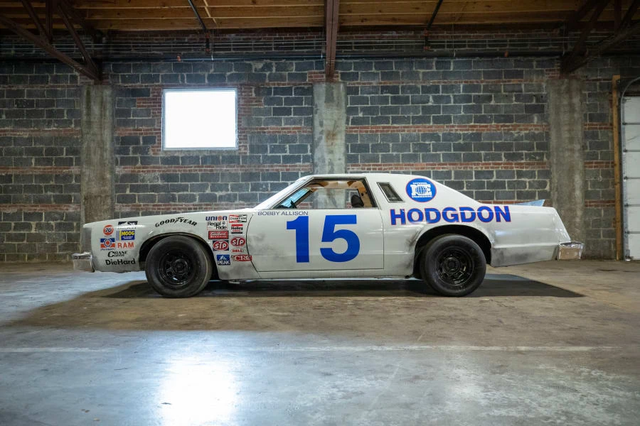 1977 Ford Thunderbird 7th Gen - Image 2 of 21