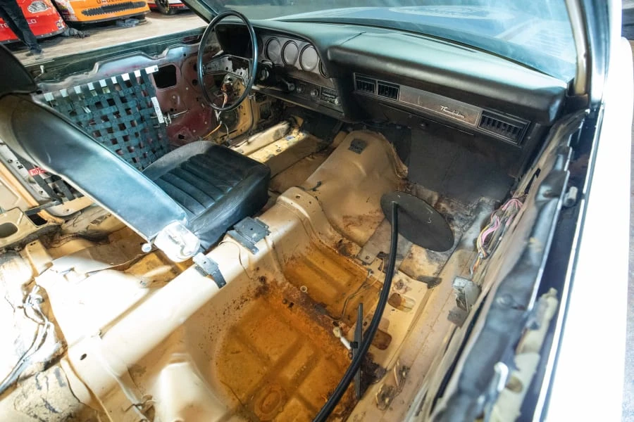 1977 Ford Thunderbird 7th Gen - Image 15 of 21