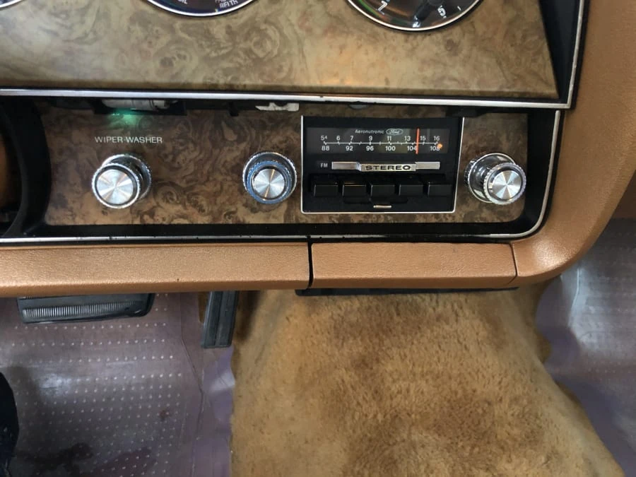 1977 Ford Thunderbird 7th Gen - Image 6 of 10