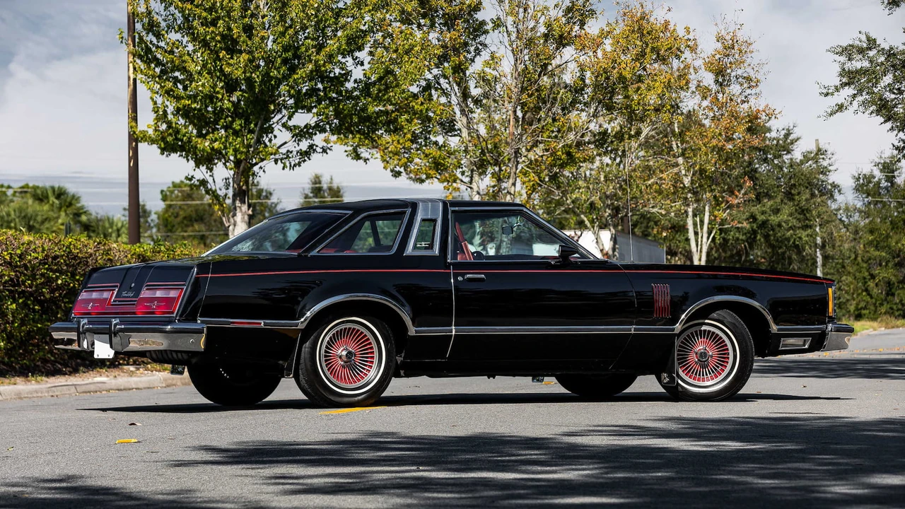 1977 Ford Thunderbird 7th Gen - Image 2 of 31