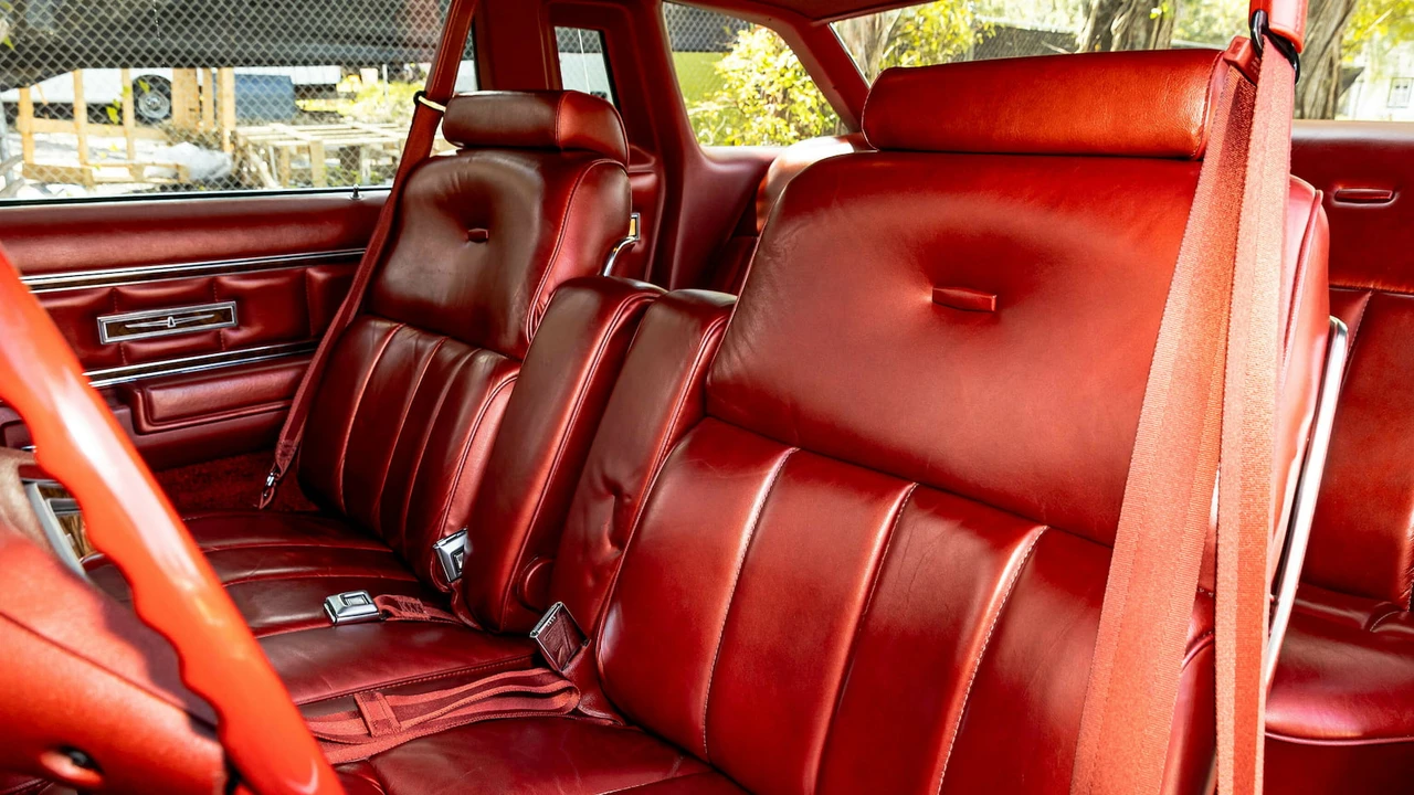 1977 Ford Thunderbird 7th Gen - Image 5 of 31