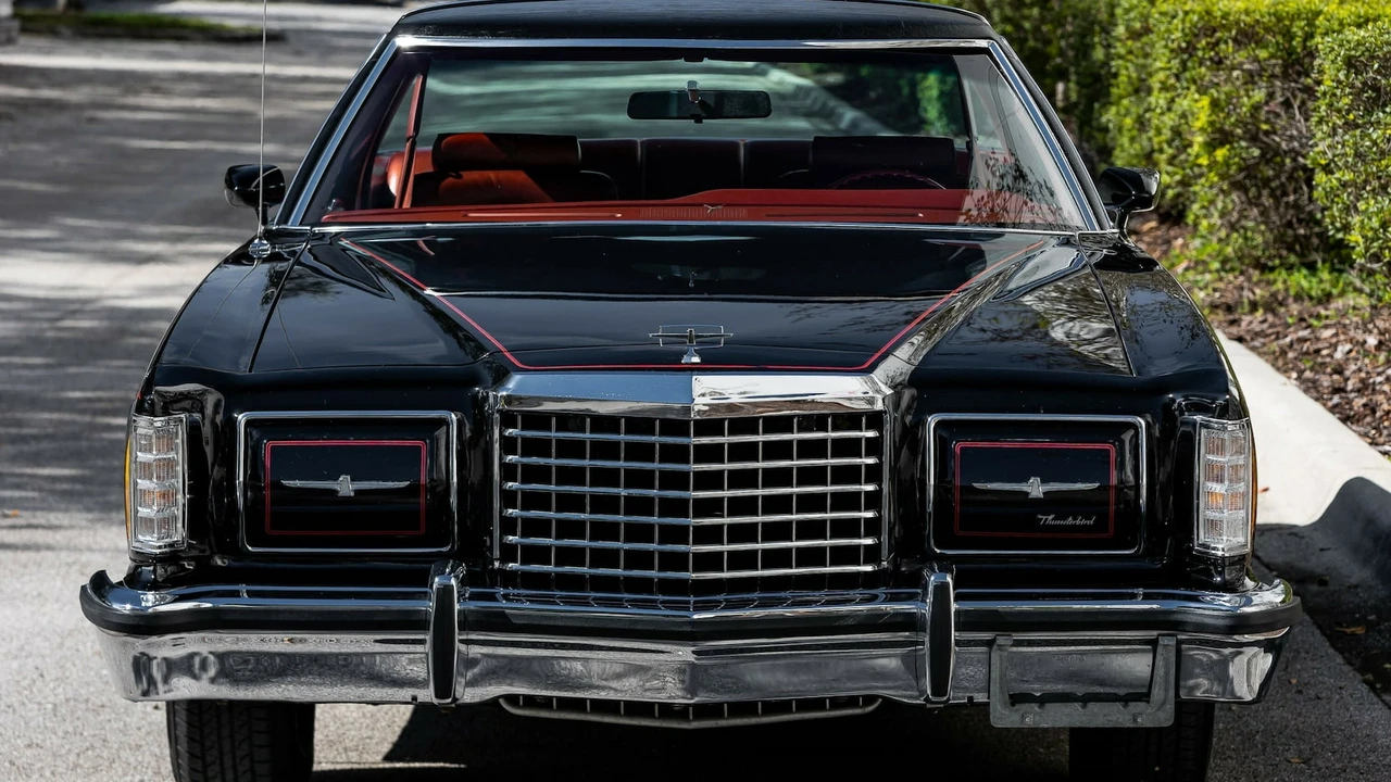 1977 Ford Thunderbird 7th Gen - Image 14 of 31