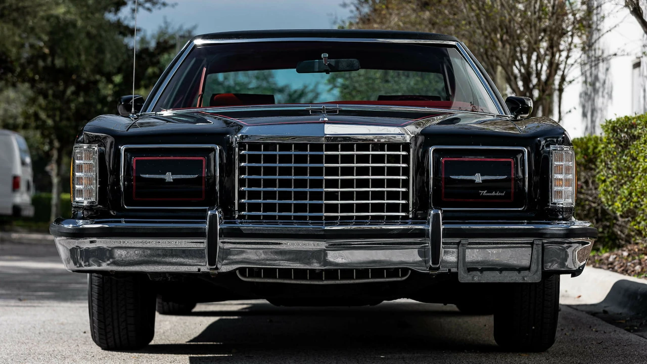 1977 Ford Thunderbird 7th Gen - Image 15 of 31