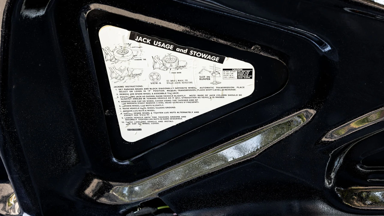 1977 Ford Thunderbird 7th Gen - Image 20 of 31