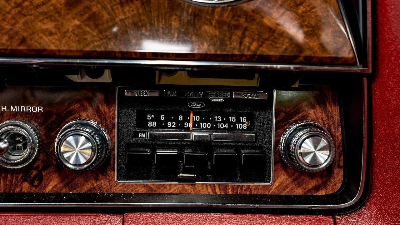 1977 Ford Thunderbird 7th Gen - Image 30 of 31