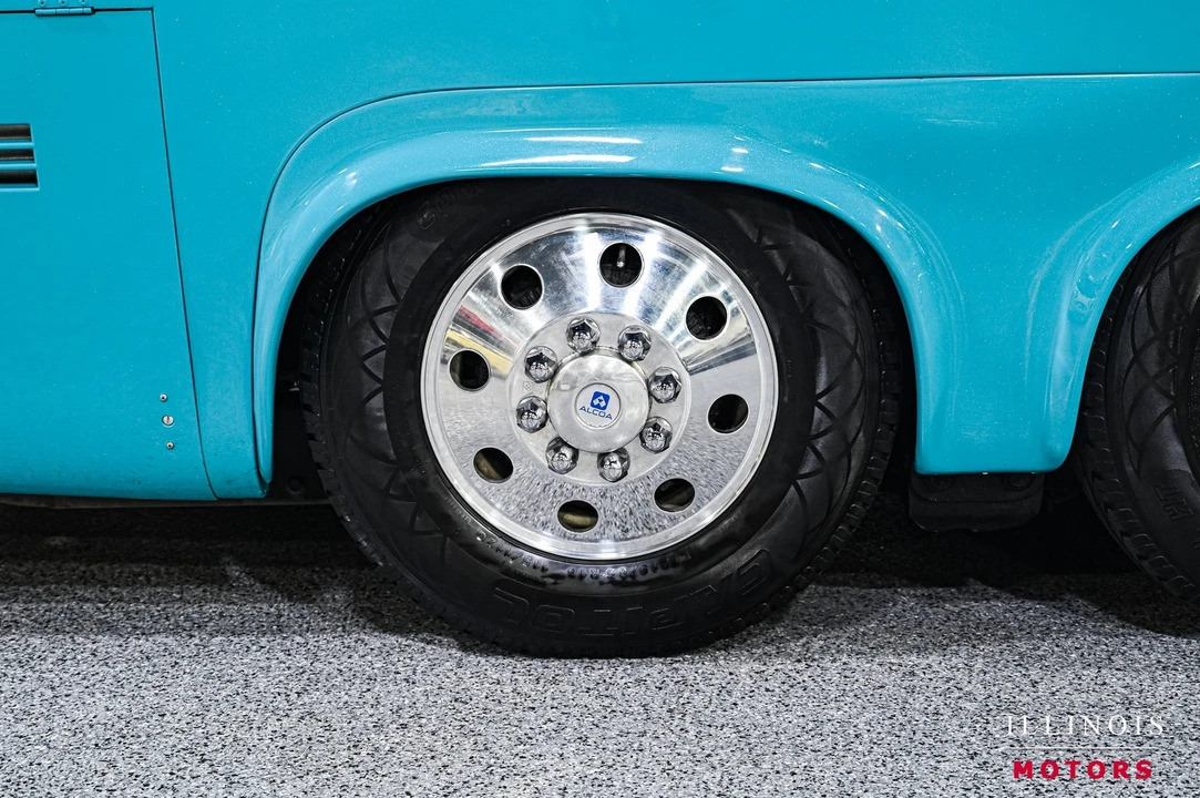 1977 GMC Motorhome - Image 13 of 31