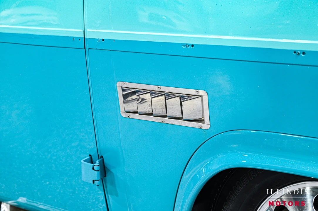 1977 GMC Motorhome - Image 18 of 31