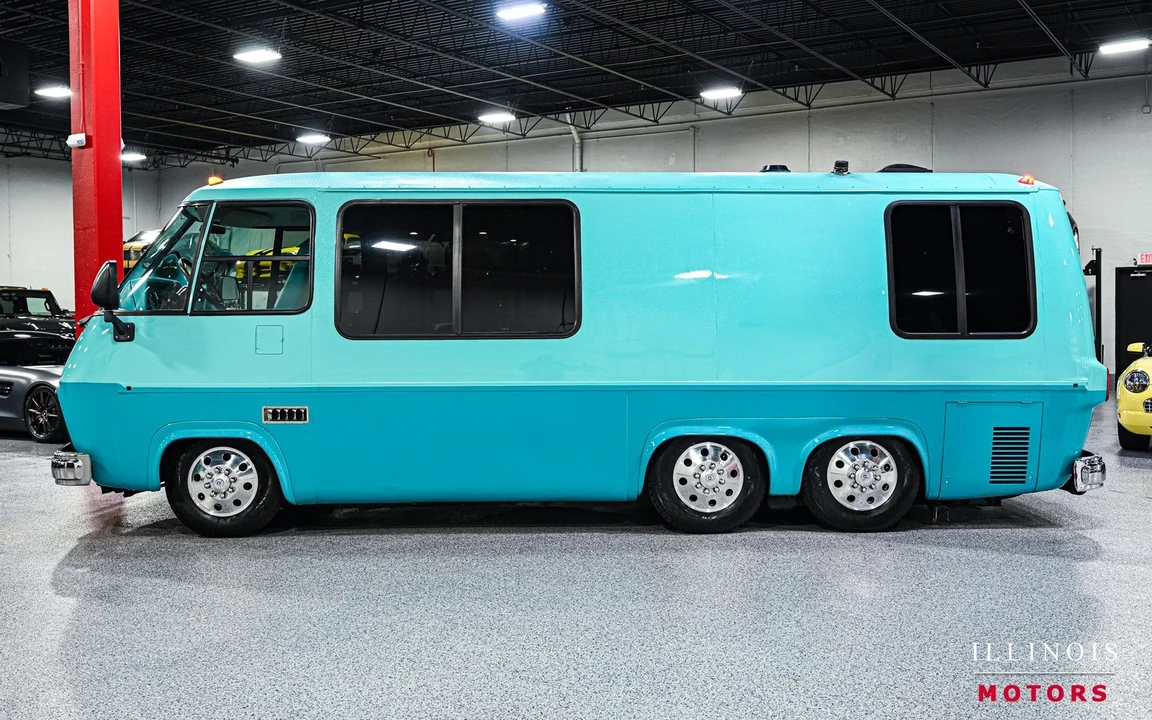 1977 GMC Motorhome - Image 3 of 31